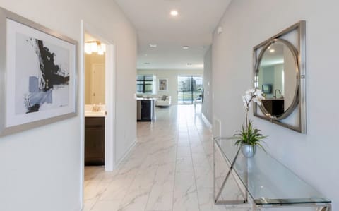 House | 8 bedrooms