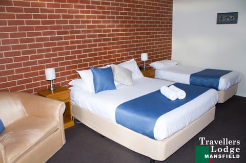 Motel - Standard Room | Desk, free WiFi
