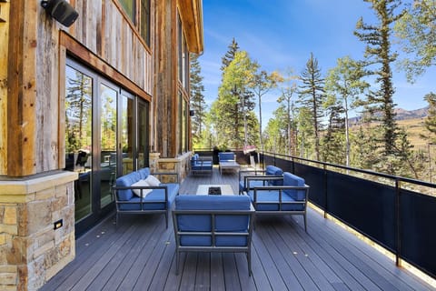 House, 4 Bedrooms | Property grounds