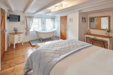 Cottage | Interior