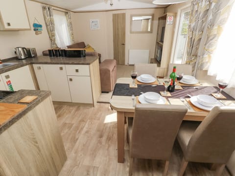 Fridge, electric kettle, toaster, cookware/dishes/utensils