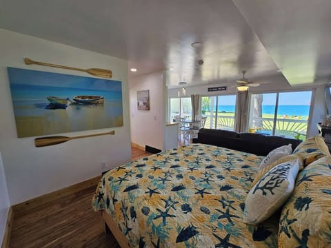 Super High Quality King Size  Bed with views overlooking Lake Erie  