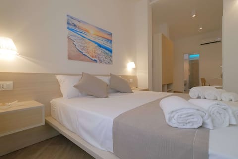 In-room safe, desk, soundproofing, free WiFi