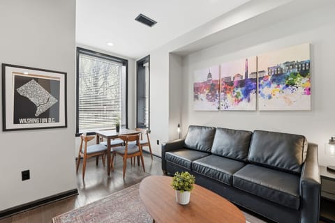 Bright living room — a calm home base in Shaw