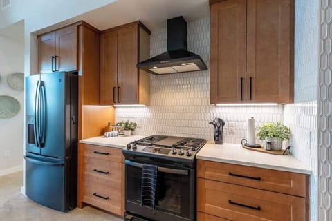 Full equipped kitchen.