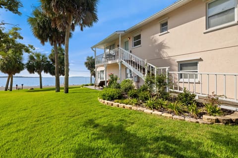 Beautifully landscaped yard!