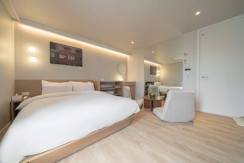Yoga | Premium bedding, free WiFi, bed sheets