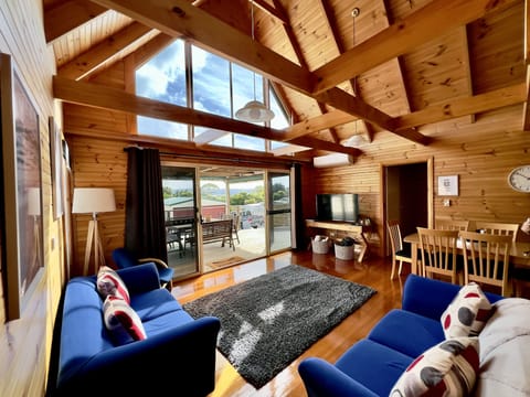 Lounge room includes free Wifi.