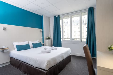 Comfort Double Room | Desk, iron/ironing board, free WiFi, bed sheets