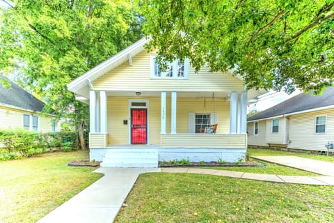 historic Memphis home with beautiful front porch and swing
