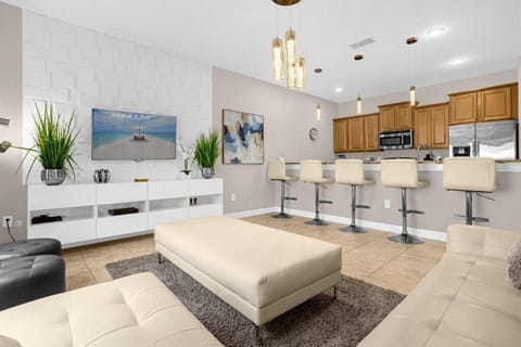 8969BismarckPalmRoad(2)