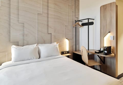 Comfort Double Room, Non Smoking | Individually furnished, desk, free WiFi, bed sheets