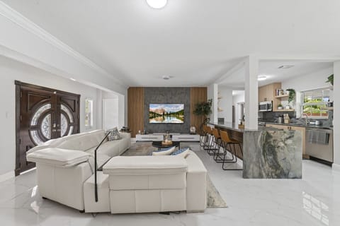 Sofa So Trendy: Relax in Style with This Design-Forward Living Space!