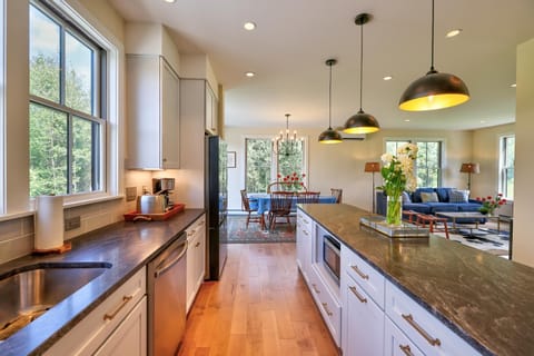 Picturesque Farmhouse Retreat Minutes from Stowe (2323)
