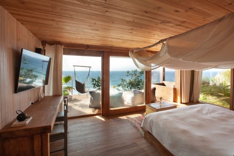 Luxury Room | Premium bedding, desk, WiFi (free), individually decorated