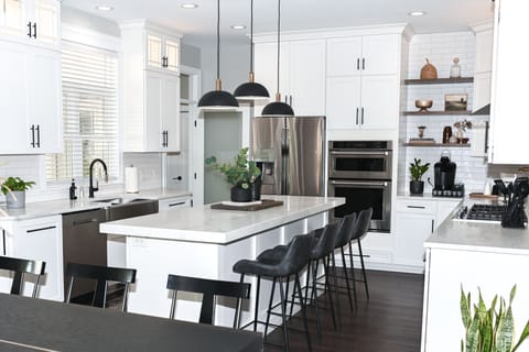 Dining seating for 12! Bridal party? Family reunion? Birthday celebration?