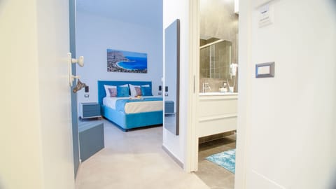 Room Mondello | In-room safe, desk, laptop workspace, blackout drapes