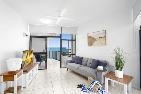 Classic Ocean View Studio | Living area | Smart TV, Netflix, Hulu, streaming services