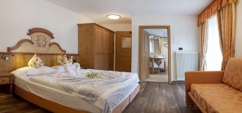 Down comforters, desk, soundproofing, free WiFi