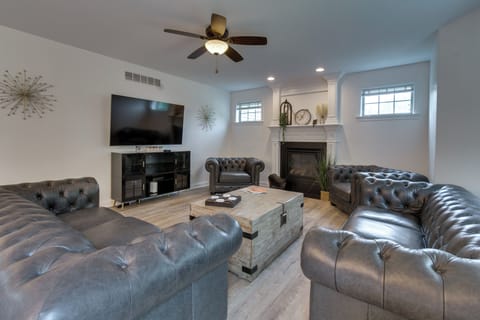 House (5 Bedrooms) | Interior