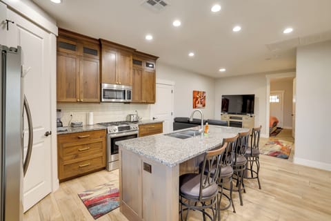 House (2 Bedrooms) | Interior