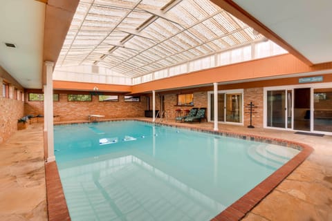 House (5 Bedrooms) | Front of property
