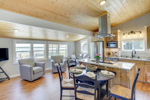 Cottage (2 Bedrooms) | Interior
