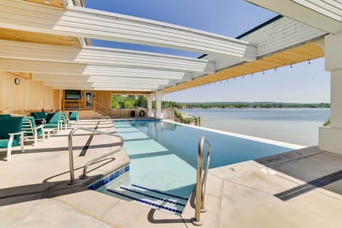 Apartment (2 Bedrooms) | Front of property