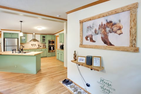 House (3 Bedrooms) | Interior