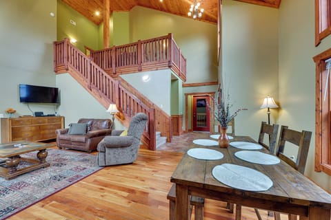 House (5 Bedrooms) | Interior