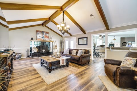 House (3 Bedrooms) | Interior