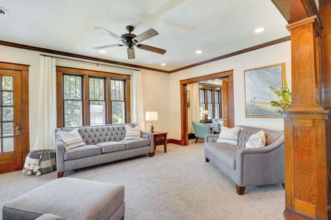 House (5 Bedrooms) | Interior