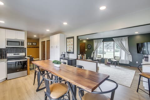 House (3 Bedrooms) | Interior