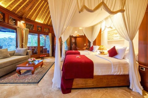 Deluxe Spa Villa | Minibar, in-room safe, individually decorated, individually furnished