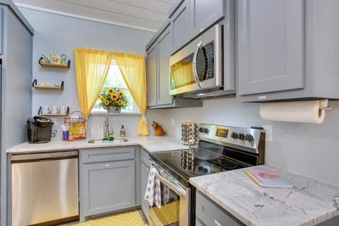 House (2 Bedrooms) | Interior