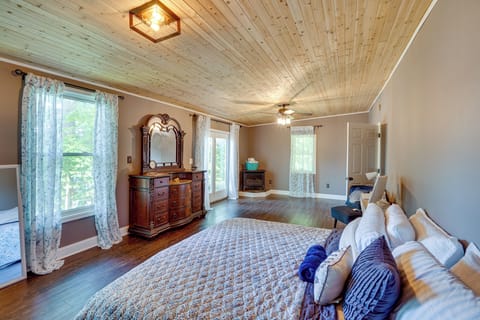 House (4 Bedrooms) | Interior