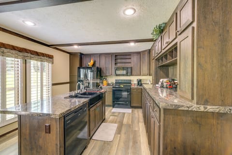 House (3 Bedrooms) | Interior