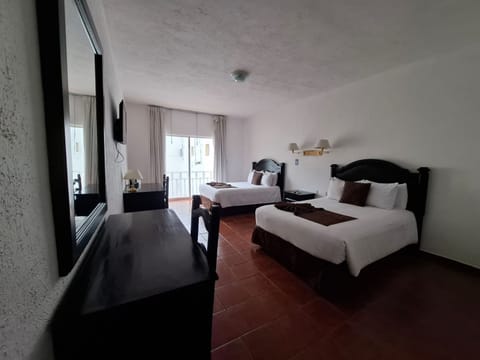 Deluxe Room, 2 Double Beds (DE LUJO) | In-room safe, desk, laptop workspace, iron/ironing board