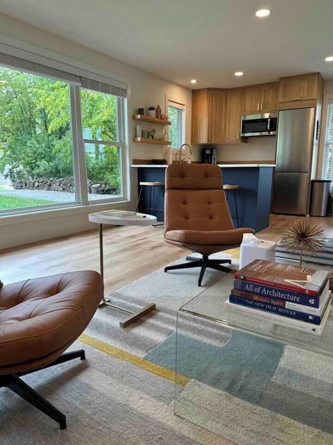 6c4ce86b 81c8 45a5 96a3 1697a47c65bf