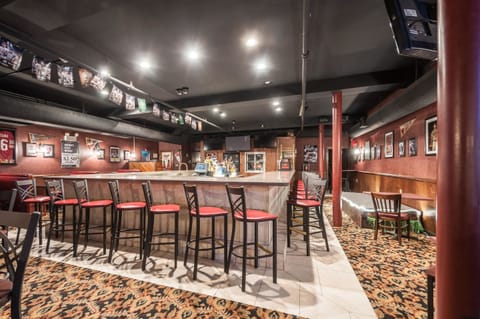 2 bars/lounges, sports bar