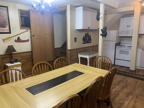 Kitchen & Dining Area