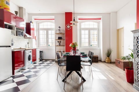 1 Spacious and bright living area in the heart of Lisbon — perfect for relaxing after a day exploring. · StayInLisbon