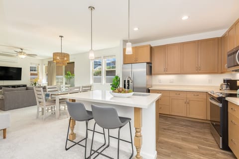 Open living concept to entertain guest!