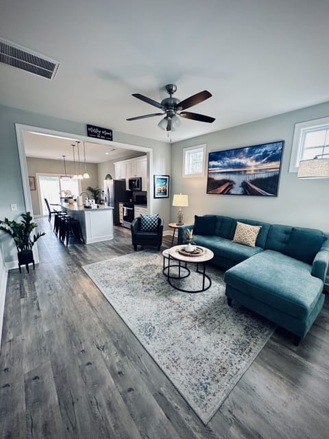 New home that is designed to provide you with a comfortable and inviting stay!