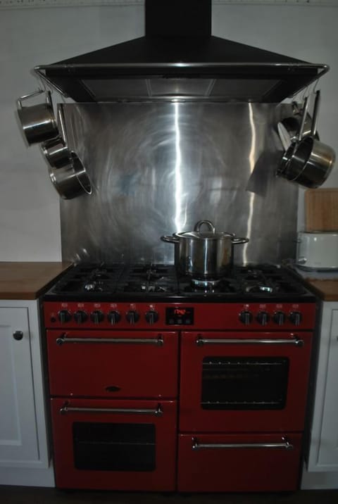 The feature range cooker is ideal when cooking for the whole family