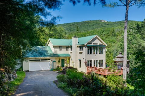 Thornton Vacation Rental | 3,056 Sq Ft | 3BR | 4BA | Steps Required
