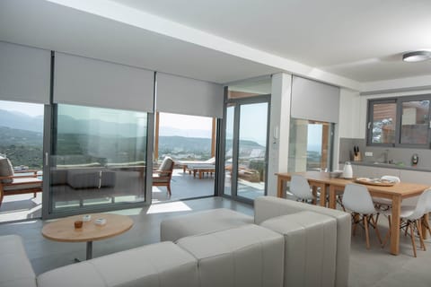 b2d107ab-65fc-4586-b5bd-8d1b52b63d1c