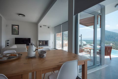 2ea7078c-374f-4b21-81ac-c27743c91e87