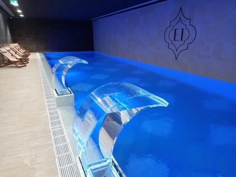 Studio | Pool