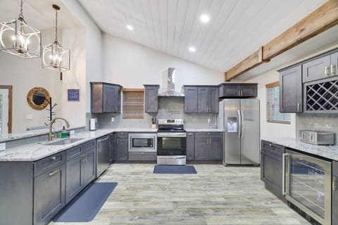 This fully-stocked kitchen has EVERYTHING you need!!